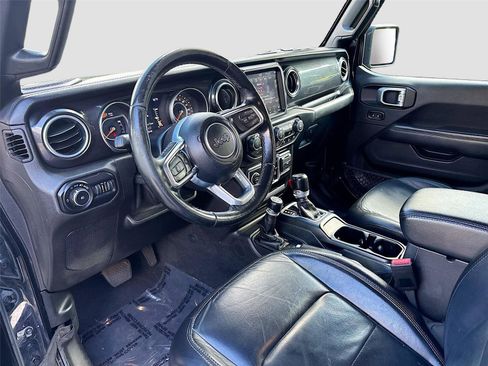 Used 2020 Jeep Wrangler Unlimited Sahara image 9