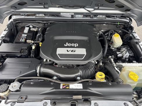 Used 2014 Jeep Wrangler Unlimited Sport w/ Quick Order Package 24S image 10