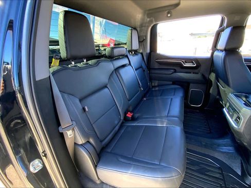 Certified 2023 GMC Sierra 1500 SLT image 18