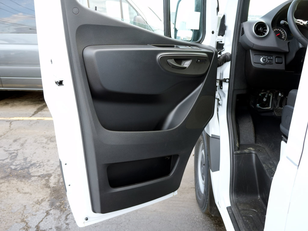 Used 2026 Mercedes-Benz Sprinter 2500 image 8