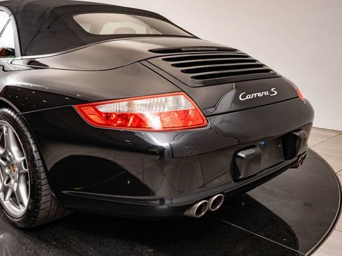 Used 2005 Porsche 911 Carrera S RWD image 21