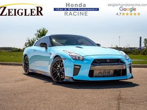 Used 2017 Nissan GT-R Premium AWD/4WD image 1