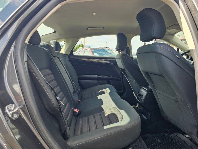 Used 2018 Ford Fusion SE w/ Fusion SE Technology Package FWD image 13