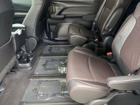 Certified 2025 Toyota Sienna XSE w/ XSE Premium Package FWD image 28