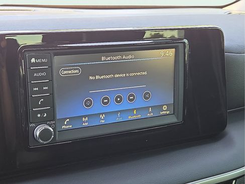 Used 2025 Nissan Kicks S FWD image 15