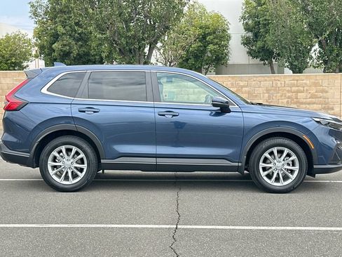 Used 2024 Honda CR-V EX image 3