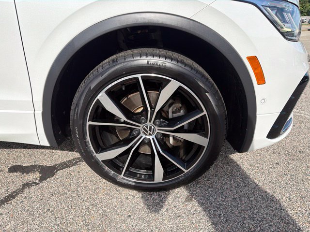 Certified 2023 Volkswagen Tiguan SEL R-Line AWD/4WD image 10