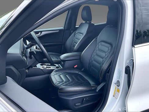 Used 2024 Ford Escape Platinum w/ Premium Technology Package AWD/4WD image 14