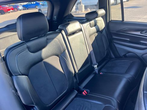 Used 2024 Jeep Grand Cherokee Altitude image 18