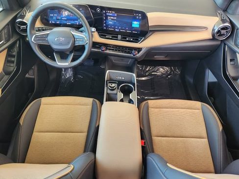 Used 2025 Chevrolet Equinox ACTIV AWD/4WD image 25