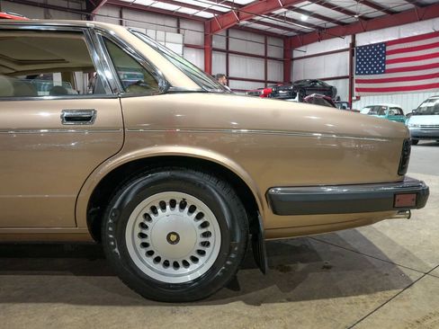 Used 1988 Jaguar XJ Vanden Plas RWD image 5
