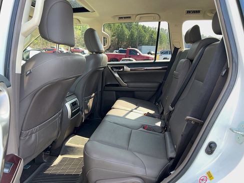 Used 2019 Lexus GX 460 Premium image 30