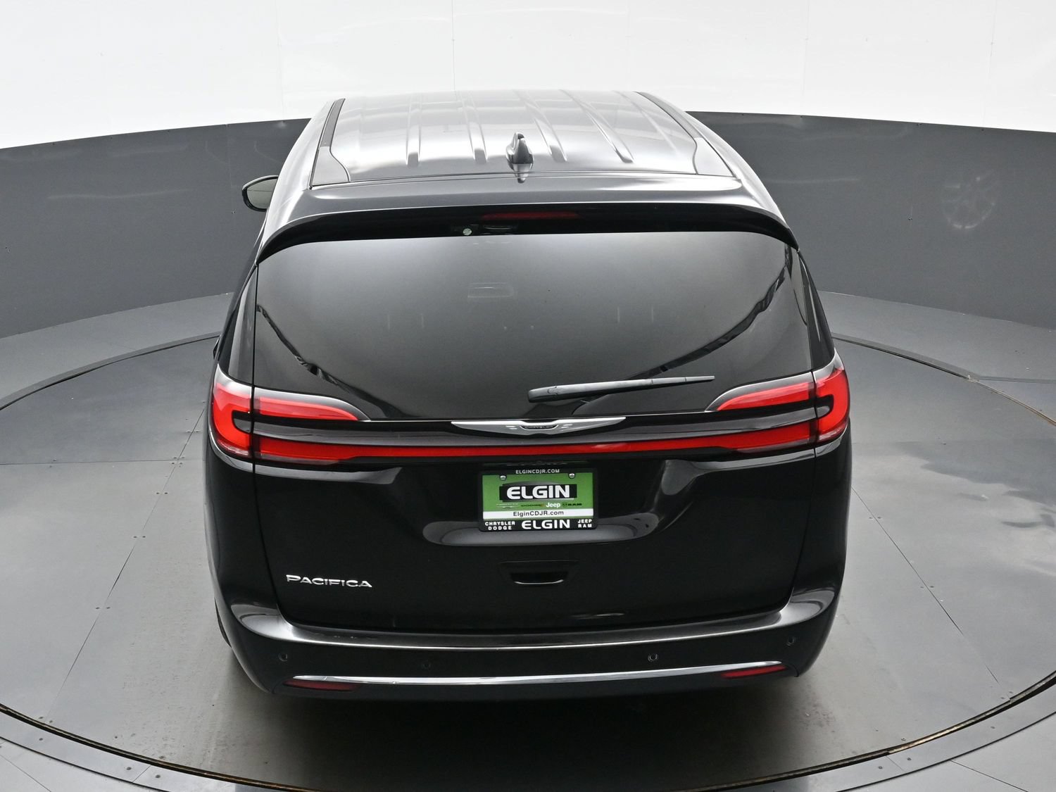 Used 2024 Chrysler Pacifica Touring FWD image 40