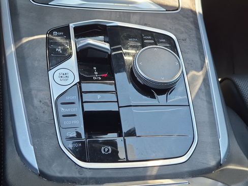 Used 2024 BMW X5 xDrive40i w/ Parking Assistance Package AWD/4WD image 26