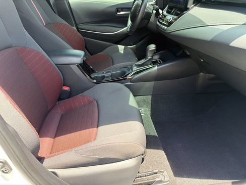 Used 2023 Toyota Corolla SE FWD image 9