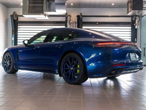 Certified 2023 Porsche Panamera 4 Platinum Edition AWD/4WD image 3