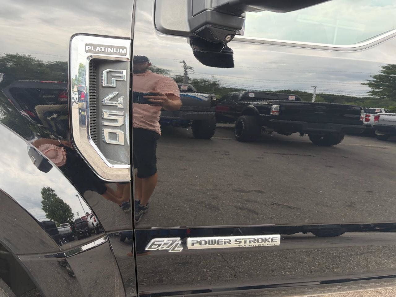 Used 2017 Ford F450 Platinum w/ Platinum Ultimate Package AWD/4WD image 12