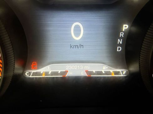 Used 2015 Jeep Cherokee Trailhawk AWD/4WD image 13