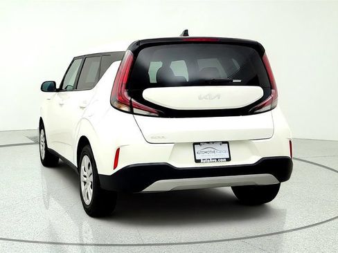 Used 2025 Kia Soul LX FWD image 6
