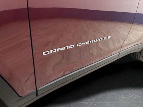 New 2026 Jeep Grand Cherokee L Limited w/ Luxury Tech Group II AWD/4WD image 37