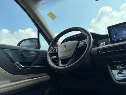 Used 2022 Lincoln Corsair AWD w/ Premium Package image 39