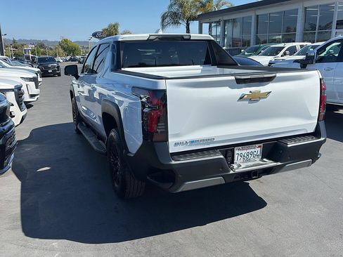 Used 2026 Chevrolet Silverado EV LT AWD/4WD image 5