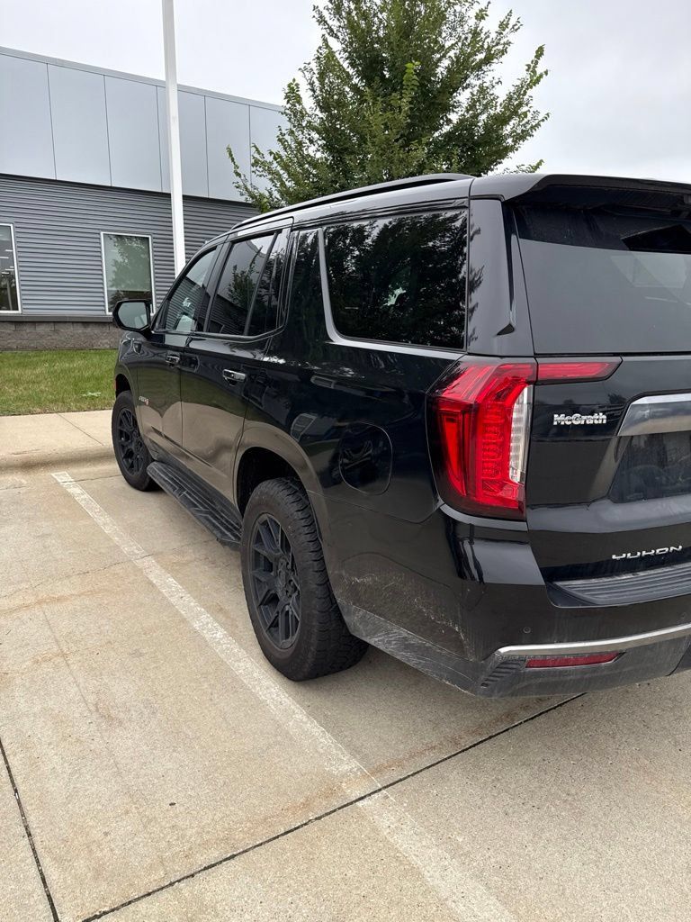 Used 2024 GMC Yukon AT4 w/ Technology Package AWD/4WD image 5