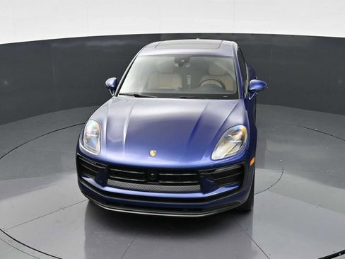 Certified 2026 Porsche Macan AWD/4WD image 34