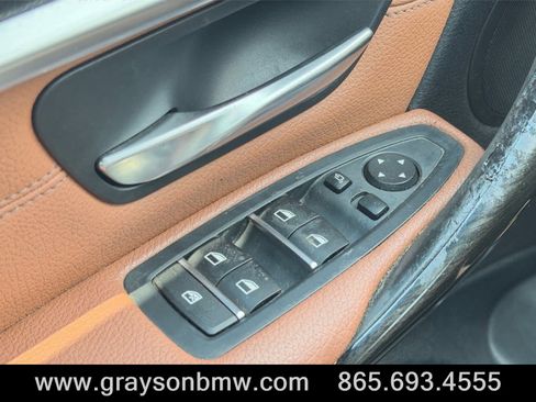 Used 2017 BMW 330i xDrive Sedan AWD/4WD image 23