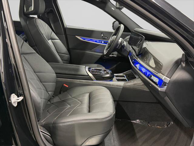 Used 2024 BMW 760i xDrive w/ Executive Package AWD/4WD image 14