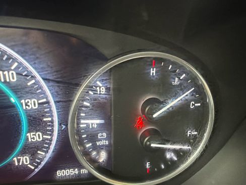 Used 2018 Buick Envision Premium image 31