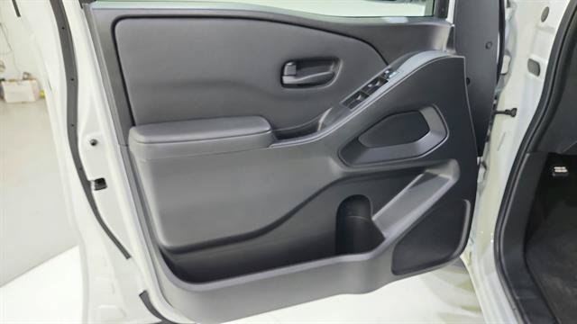 Certified 2024 Nissan Frontier S RWD image 18