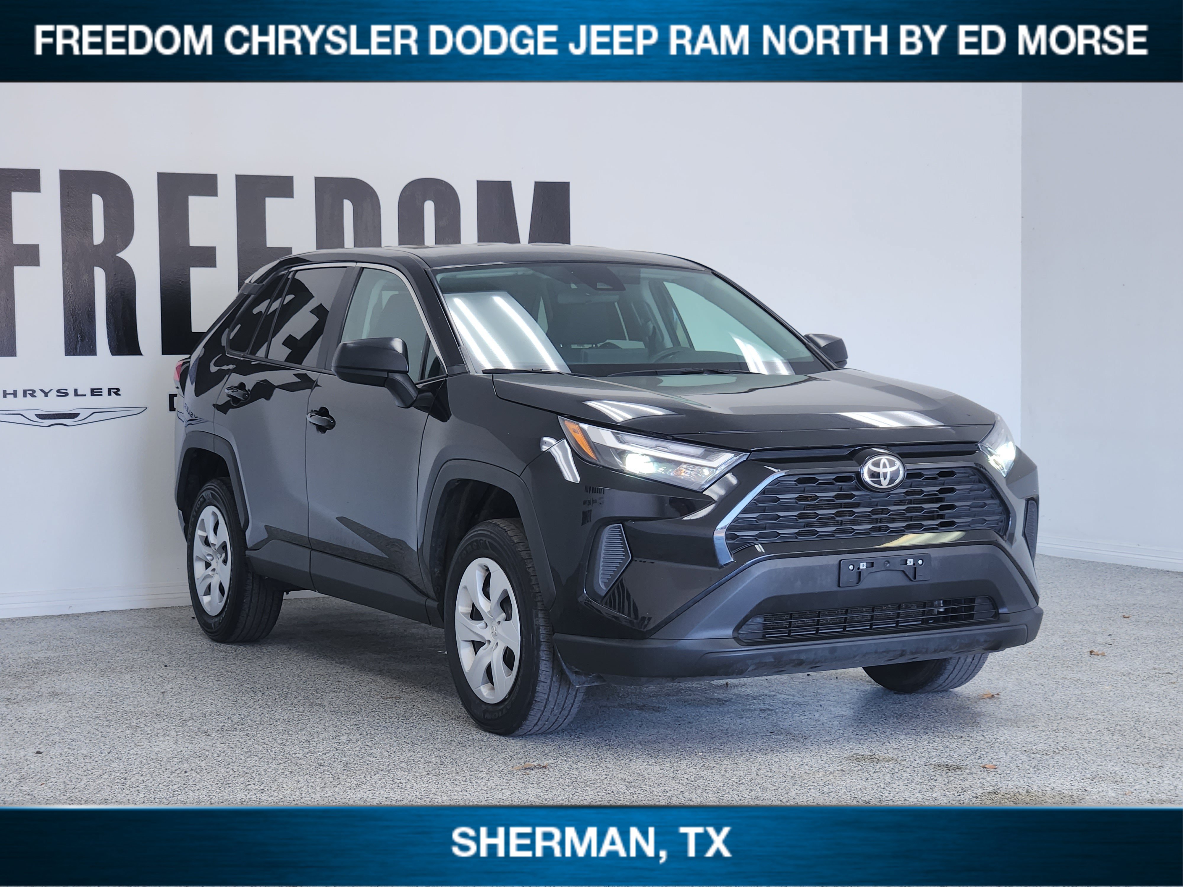 Used 2025 Toyota RAV4 LE FWD image 2