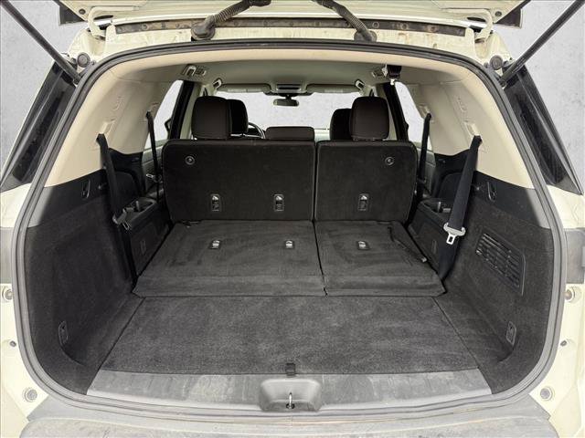Used 2024 Nissan Pathfinder SV FWD image 8