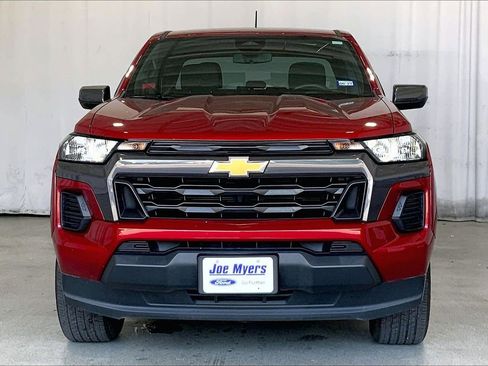 Used 2023 Chevrolet Colorado LT RWD image 3