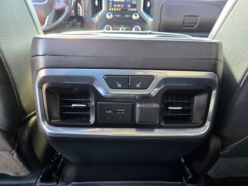 Used 2020 GMC Sierra 2500 Denali w/ Denali Ultimate Package AWD/4WD image 18