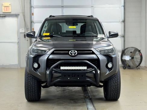 Used 2020 Toyota 4Runner SR5 AWD/4WD image 2