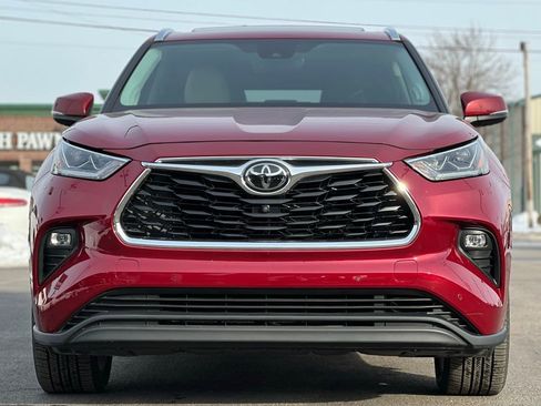 Used 2020 Toyota Highlander Limited image 9