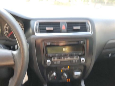 Used 2012 Volkswagen Jetta SE image 30