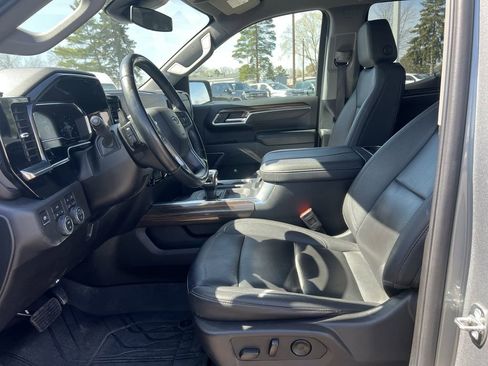 Certified 2024 Chevrolet Silverado 1500 RST w/ Dark Appearance Package image 17