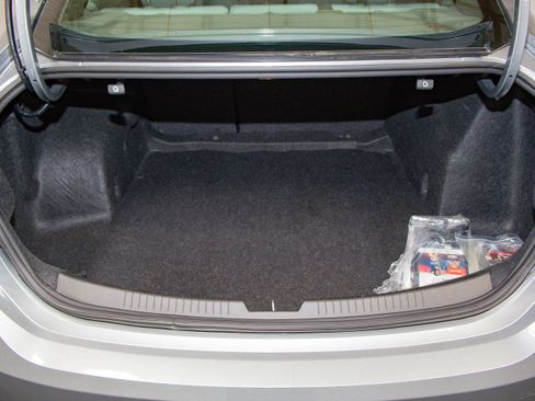 Used 2024 Chevrolet Malibu LT image 14