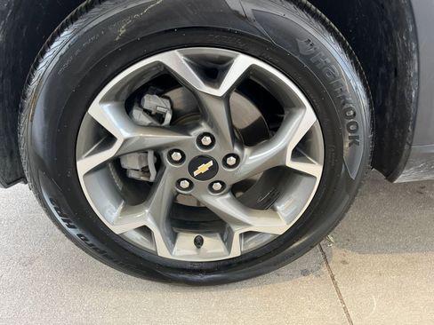 Used 2025 Chevrolet Trax LT image 30