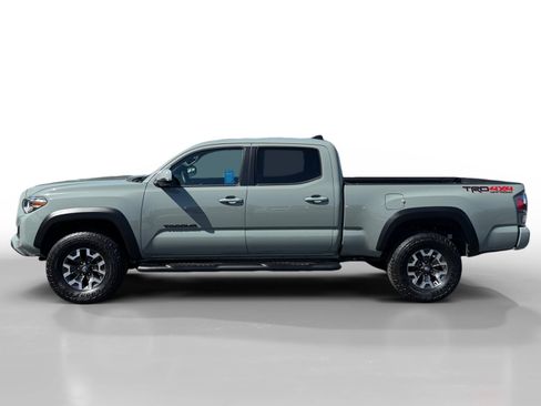 Used 2023 Toyota Tacoma TRD Off-Road w/ TRD Premium Off Road Package AWD/4WD image 2