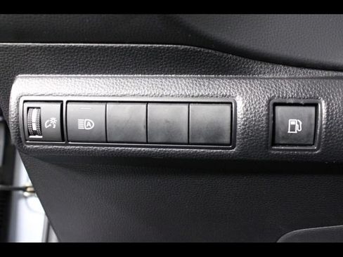 Used 2022 Toyota Corolla LE FWD image 15