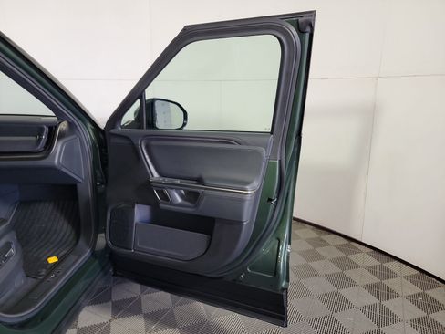 Used 2024 Rivian R1S Adventure AWD/4WD image 18