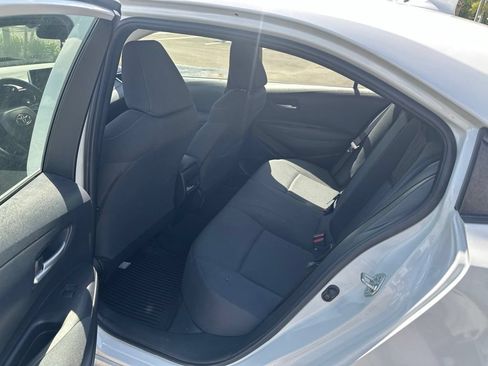 Used 2020 Toyota Corolla LE FWD image 10