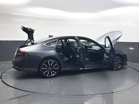 Used 2023 Honda Accord Touring image 39