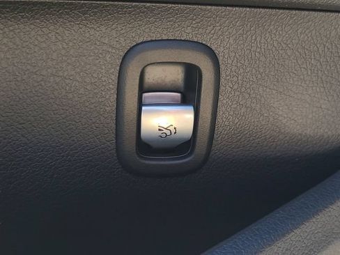 Used 2023 Mercedes-Benz C 300 Sedan image 18
