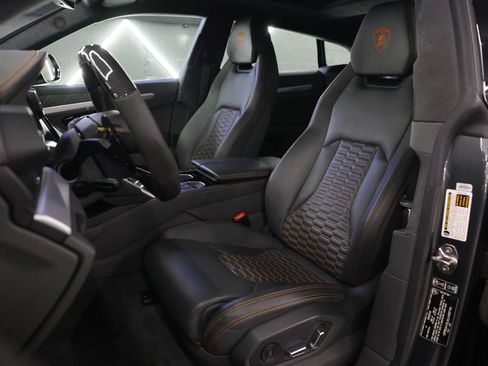 Used 2020 Lamborghini Urus AWD/4WD image 12