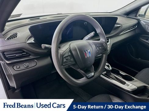 Used 2024 Buick Envista Preferred w/ Convenience II Package FWD image 13
